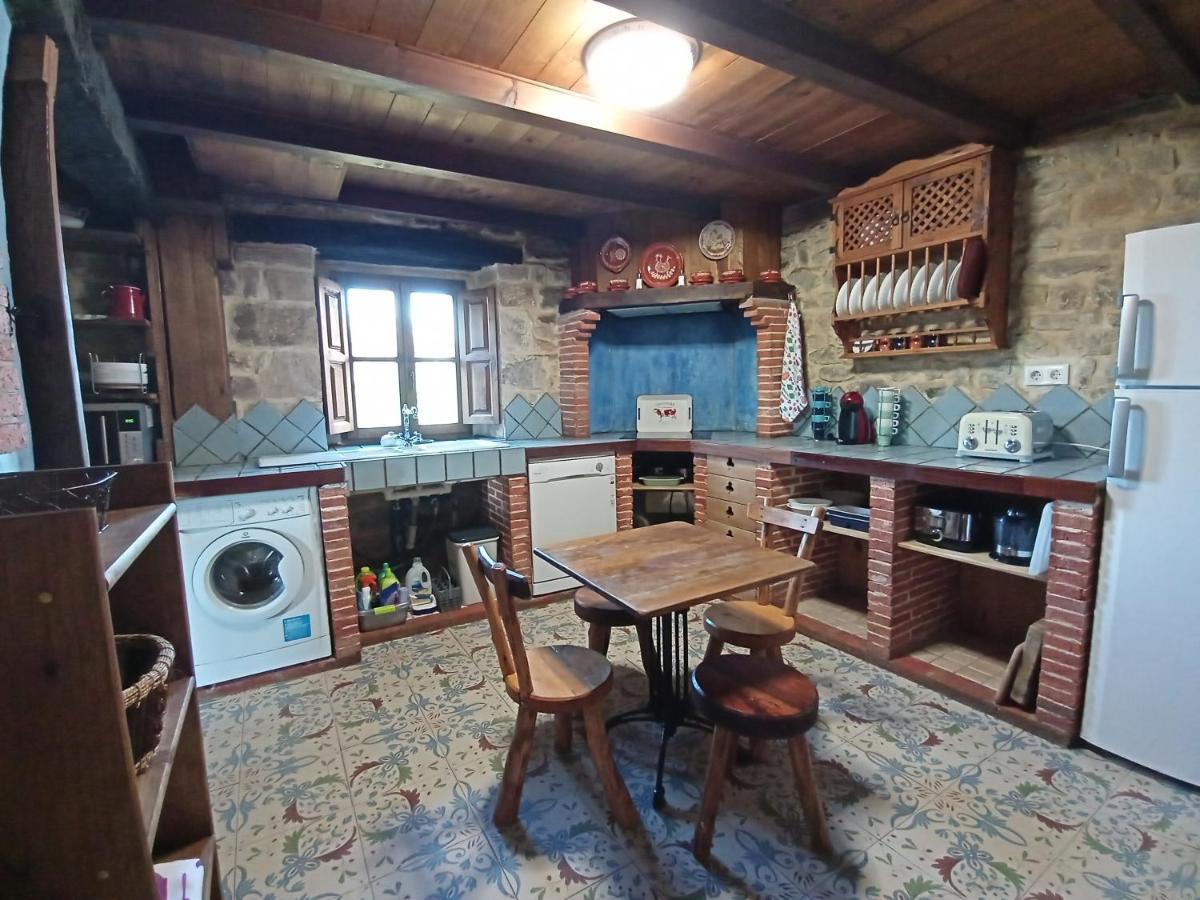 El Espesedo De Cabarceno Guest House Argomilla Eksteriør bilde