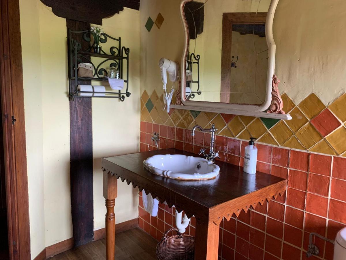 El Espesedo De Cabarceno Guest House Argomilla Eksteriør bilde